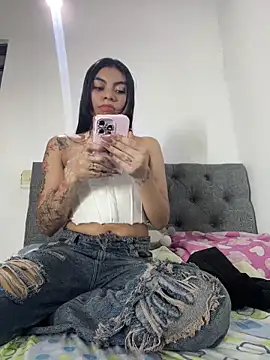 Snapshot of eimmy__skinny chatting on 19, 5, 2026 eimmy skinny online show from 19, 5, 2026