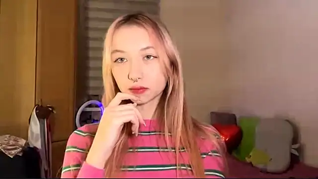 Snapshot of PinkTraible chatting on 16, 2, 2026 PinkTraible online show from 16, 2, 2026