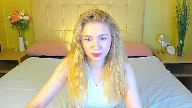 Snapshot of Linda__Bloom chatting on 9, 5, 2026 Linda Bloom online show from 9, 5, 2026