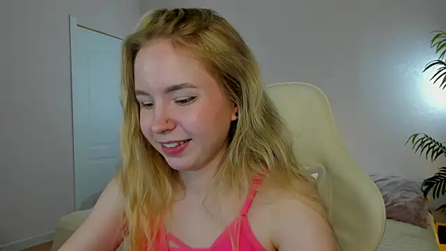 Snapshot of Linda__Bloom chatting on 31, 5, 2026 Linda Bloom online show from 31, 5, 2026