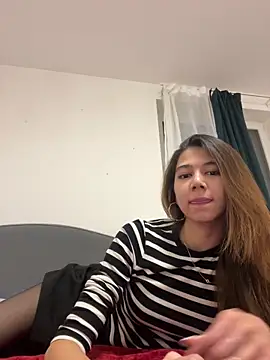 KiraVixenSweet online show from 14, 2, 2026