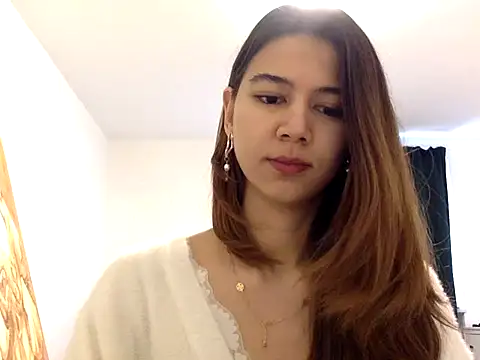 KiraVixenSweet online show from 16, 2, 2026