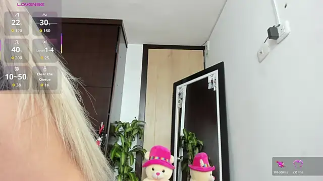 Snapshot of alisoondrean_ chatting on 24, 4, 2026 alisoondrean online show from 24, 4, 2026
