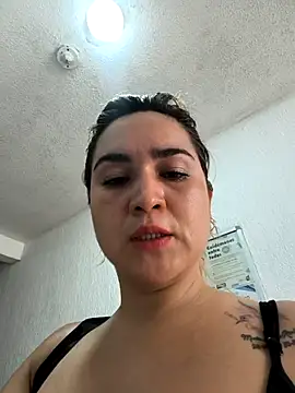 Snapshot of violet-grey chatting on 24, 4, 2026 violet-grey online show from 24, 4, 2026