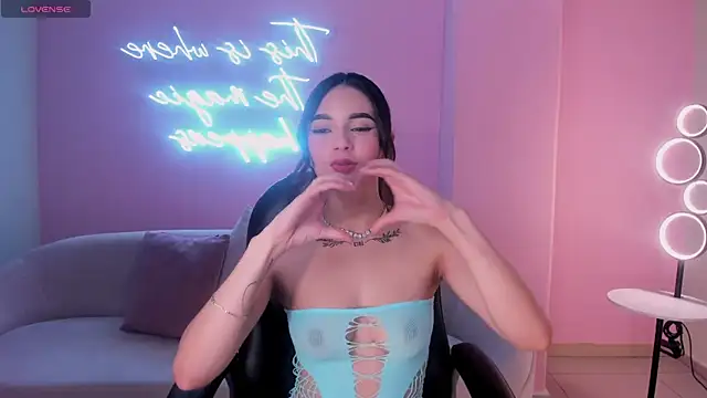 Snapshot of CarolineEvans_x chatting on 23, 2, 2026 CarolineEvans x online show from 23, 2, 2026