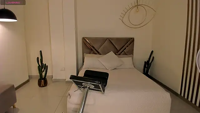 CarolineEvans x online show from 18, 3, 2026