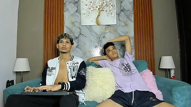Snapshot of YOUNG_BOYS_HELL chatting on 5, 3, 2026 YOUNG BOYS HELL online show from 5, 3, 2026