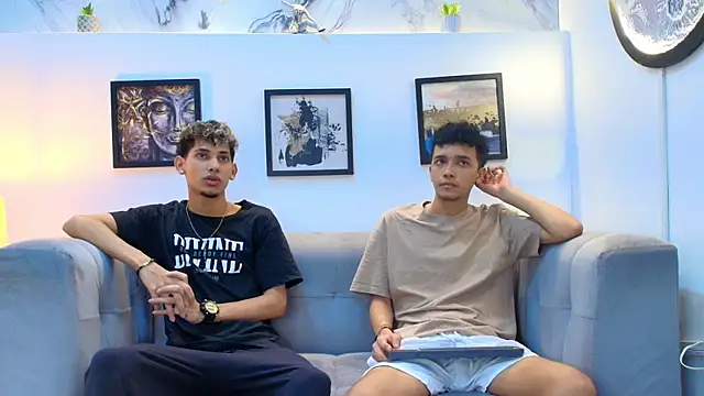 Snapshot of YOUNG_BOYS_HELL chatting on 6, 4, 2026 YOUNG BOYS HELL online show from 6, 4, 2026