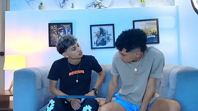 Snapshot of YOUNG_BOYS_HELL chatting on 7, 4, 2026 YOUNG BOYS HELL online show from 7, 4, 2026