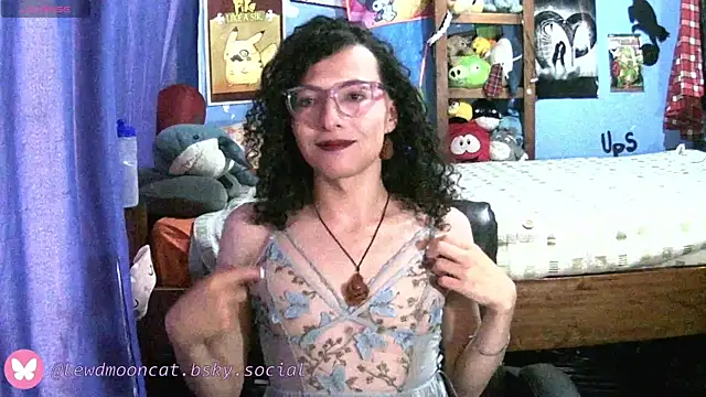 Snapshot of lewd_mooncat chatting on 12, 6, 2026 lewd mooncat online show from 12, 6, 2026
