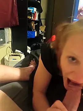 redslovestofuck online show from 15, 2, 2026