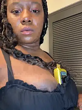 Snapshot of ShortcakeMochaa chatting on 18, 5, 2026 ShortcakeMochaa online show from 18, 5, 2026