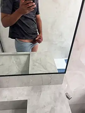 Snapshot of twink231 chatting on 12, 4, 2026 twink231 online show from 12, 4, 2026