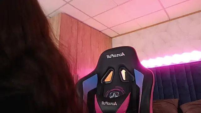 LucyDeLuca online show from 5, 3, 2026