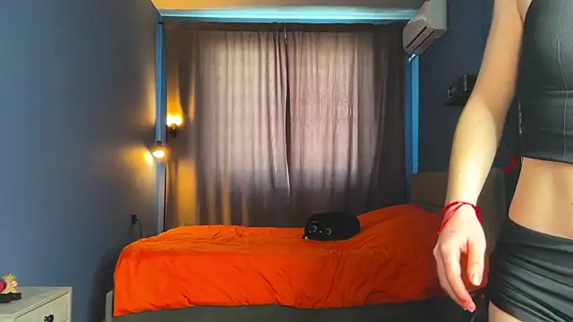 Anna Kare online show from 6, 4, 2026