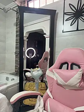 Kiarhatrixie1 online show from 14, 3, 2026