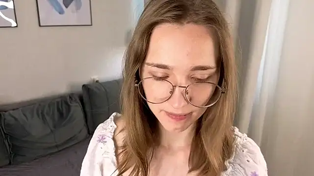 Snapshot of AshleyyJones chatting on 6, 6, 2026 AshleyyJones online show from 6, 6, 2026