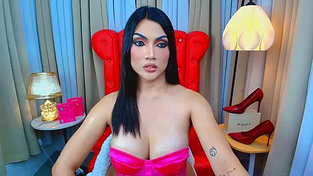 Snapshot of Laureen_Hilton chatting on 14, 7, 2026 Laureen Hilton online show from 14, 7, 2026