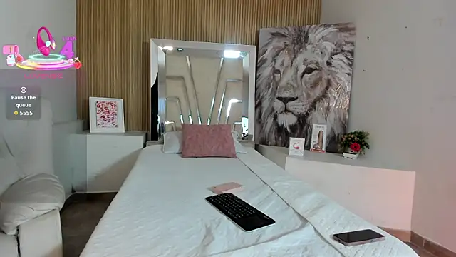 Snapshot of SiaFoxx_ chatting on 25, 2, 2026 SiaFoxx online show from 25, 2, 2026