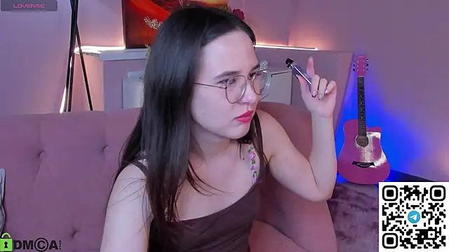 leylamirage online show from 3, 3, 2026