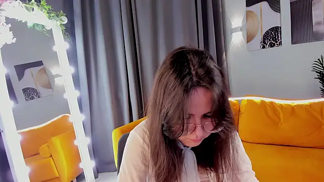 leylamirage online show from 8, 4, 2026