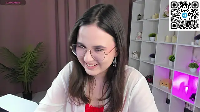 Snapshot of leylamirage chatting on 5, 6, 2026 leylamirage online show from 5, 6, 2026