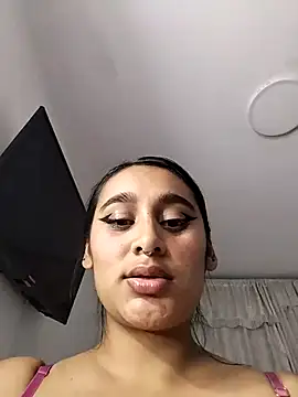 Snapshot of amira_moon18 chatting on 20, 2, 2026 amira moon18 online show from 20, 2, 2026