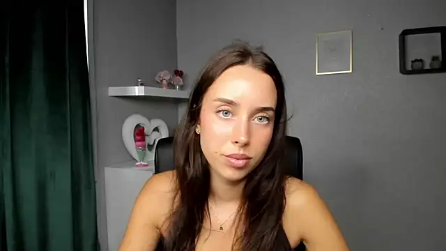 Snapshot of AdeleSolo chatting on 28, 6, 2026 AdeleSolo online show from 28, 6, 2026