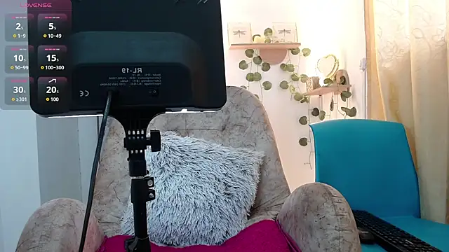 Snapshot of dark_dreams_ chatting on 18, 6, 2026 dark dreams online show from 18, 6, 2026