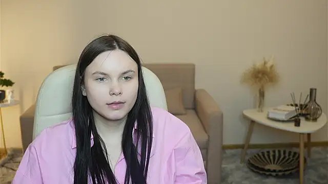 Snapshot of LeilaErcolani chatting on 17, 2, 2026 LeilaErcolani online show from 17, 2, 2026