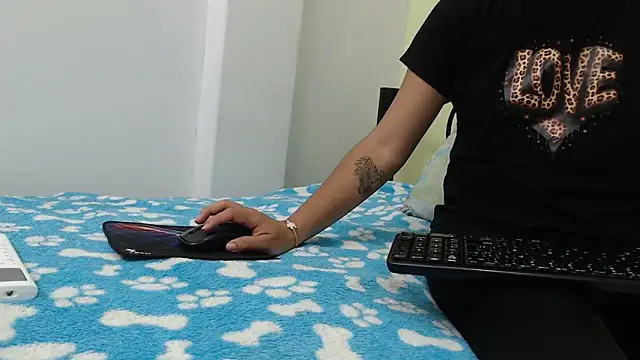 skinnysexy18 online show from 1, 6, 2026