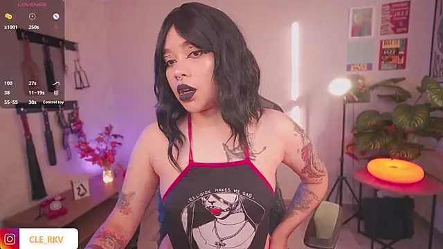 Snapshot of violette_clerk1_ chatting on 27, 6, 2026 violette clerk1 online show from 27, 6, 2026