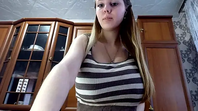Snapshot of VictoriaDeese chatting on 10, 3, 2026 VictoriaDeese online show from 10, 3, 2026