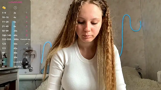 Snapshot of VictoriaDeese chatting on 26, 6, 2026 VictoriaDeese online show from 26, 6, 2026