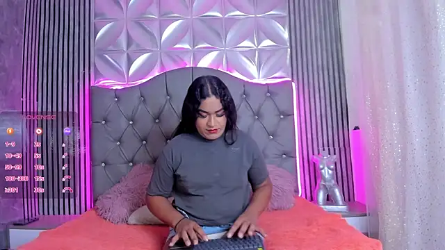 Snapshot of Valentina-Nova- chatting on 21, 4, 2026 Valentina-Nova- online show from 21, 4, 2026