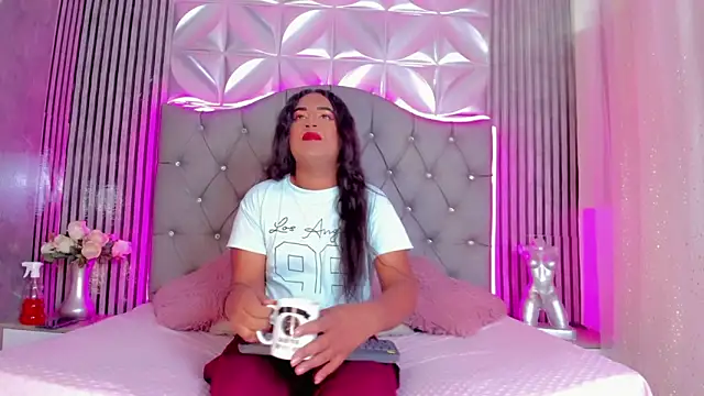 Snapshot of Valentina-Nova- chatting on 27, 4, 2026 Valentina-Nova- online show from 27, 4, 2026