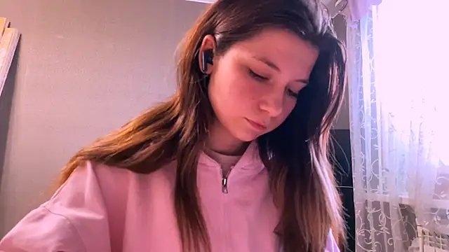 LunnaBliss online show from 10, 4, 2026