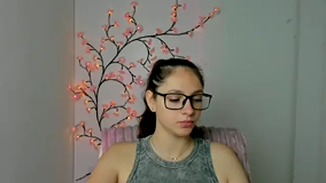 KissMeJulia online show from 16, 6, 2026
