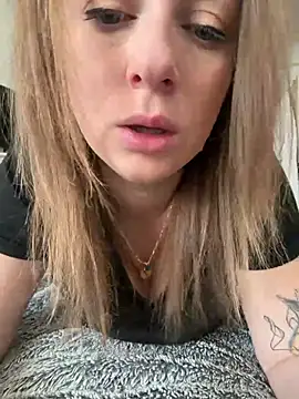 Snapshot of Frenchgirl45 chatting on 4, 3, 2026 Frenchgirl45 online show from 4, 3, 2026