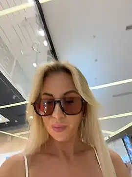 Snapshot of LisaMurr chatting on 19, 5, 2026 LisaMurr online show from 19, 5, 2026