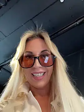 Snapshot of LisaMurr chatting on 25, 5, 2026 LisaMurr online show from 25, 5, 2026