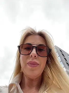 Snapshot of LisaMurr chatting on 2, 6, 2026 LisaMurr online show from 2, 6, 2026