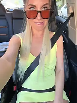 Snapshot of LisaMurr chatting on 3, 6, 2026 LisaMurr online show from 3, 6, 2026