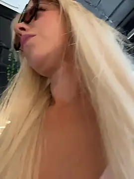 Snapshot of LisaMurr chatting on 23, 6, 2026 LisaMurr online show from 23, 6, 2026