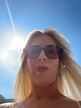 Snapshot of LisaMurr chatting on 30, 6, 2026 LisaMurr online show from 30, 6, 2026
