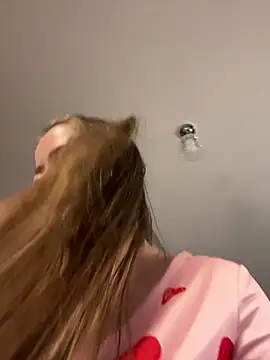 clarabarness15 online show from 28, 2, 2026