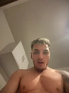 Snapshot of litlleboyeus chatting on 1, 3, 2026 litlleboyeus online show from 1, 3, 2026