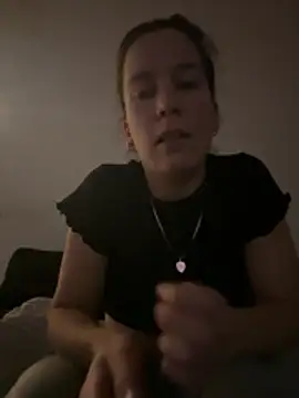 Snapshot of Melu12 chatting on 8, 4, 2026 Melu12 online show from 8, 4, 2026