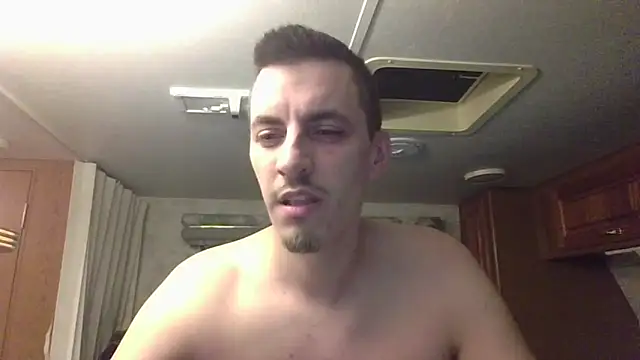 Snapshot of luverrboyy chatting on 18, 6, 2026 luverrboyy online show from 18, 6, 2026
