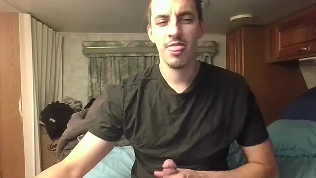 Snapshot of luverrboyy chatting on 1, 7, 2026 luverrboyy online show from 1, 7, 2026